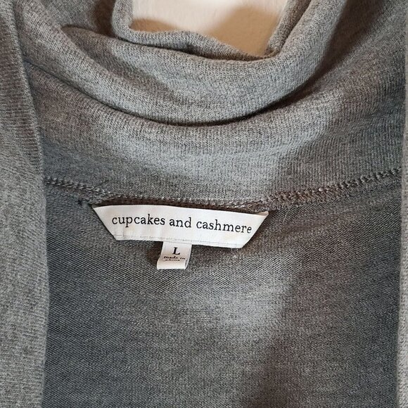 Cupcakes and Cashmere Brooklyn Off Shoulder Top‎ Long Sleeve Gray Size Large - Picture 10 of 11